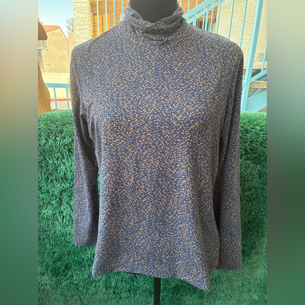 J McLaughlin Medium Turtleneck